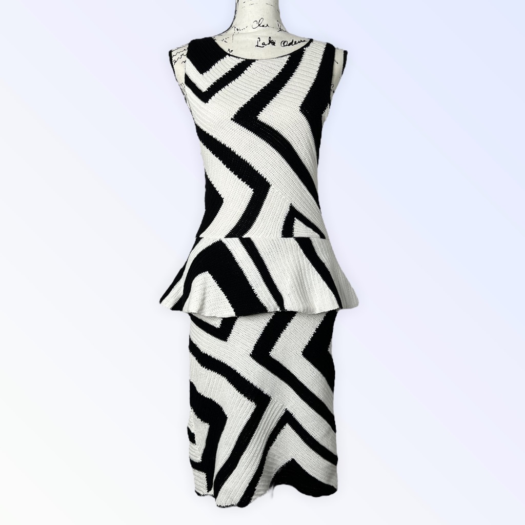 Alice + Olivia Black White Monaco Zig Zag Crochet Knit Pleated Peplum Dress
